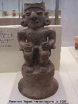 Museo de Arte Precolombino Felipe Orlando. Figura sentada. Cultura Manteña. 500 - 1500 d.C.