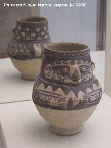 Museo de Arte Precolombino Felipe Orlando. Vasija. Cultura Chancay. 1000 - 1500 d.C.