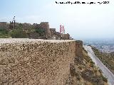 Castillo de Lorca. Muralla. Al fondo el Torren Sur III