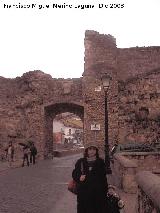 Castillo - Arco de Bezudo. Arco de Bezudo intramuros