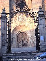 Catedral de Sigenza. Fachada principal. Portada principal