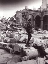 Alczar de Toledo. El coronel Moscard entre las ruinas del Alczar 1942