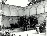 Palacio de los marqueses del Puente de la Virgen. Foto antigua. Patio que est actualmente en Espeluy