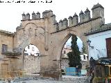 Arco de Villalar y Puerta de Jaén. 
