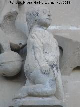 Palacio de Jabalquinto. Estatua de la fachada