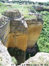 Necrpolis de la Cueva de la Va Sacra. Altura