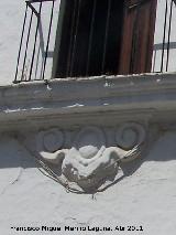 Palacio de la Calle de Sevilla n 50. Adorno de la cornisa