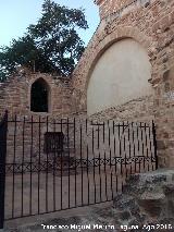 Santuario de la Yedra. Parte antigua donde se apareci la Virgen, y su pozo