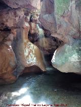 Cueva de Cuadros. Cascada