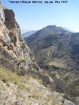 Cerro Salto de la Yegua. Al fondo el Cerro Calar