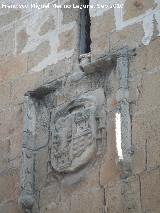 Iglesia de San Pedro Apstol. Escudo de la torre de Don Juan de Avila