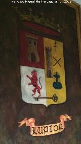Ayuntamiento de Lupin. Cuadro del escudo