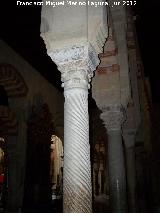 Mezquita Catedral. Mezquita de Abd al-Rahman I. Columna estriada