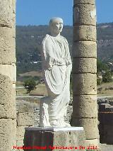 Baelo Claudia. Baslica. Estatua de Trajano