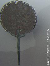 Baelo Claudia. Necrpolis. Espejo de bronce. Siglo I d.C. Museo de Baelo Claudia