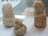 Baelo Claudia. Necrpolis. Betilos o muecos antropomorfos de calcarenita fosilfera. Siglos I-II d.C. Museo de Baelo Claudia