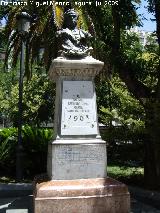 Monumento a Bernardo López. 