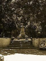 Monumento a Bernardo López. Foto antigua