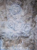 Petroglifos rupestres de El Toril. Crculos concntricos en cruz