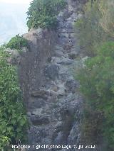 Castillo de Alcozaiba. Escalera tallada en la roca