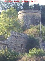 Muralla de Guadalest. Torren circular y muralla