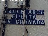 Calle Arco Puerta de Granada. Azulejos