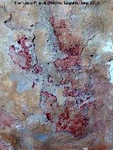 Pinturas rupestres del Pecho de la Fuente II. Figura en V del grupo de la derecha