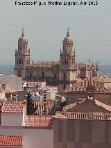 Catedral de Jaén. En primer término la espadaña del Seminario