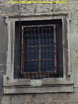 Catedral de Jaén. Fachada gótica. Ventana renacentista