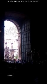 Catedral de Jaén. Fachada Interior. Salida del Corpus por la Puerta de los Fieles