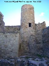 Castillo de La Guardia. Torren Circular. Se aprecia el arranque del muro del antiguo alczar almohade