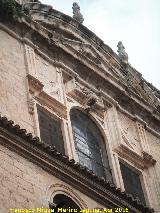 Catedral de Jaén. Fachada Sur. Vidrieras y cicatrices