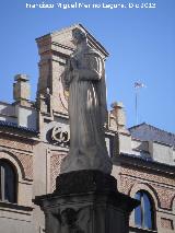 Monumento a la Inmaculada Concepcin. Estatua