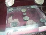 Fbrica de salazn fenicia El Majuelo. Monedas pnicas de Sexi y estucos con frescos. Museo Arqueolgico de Almucar