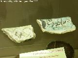 Ataifor. Vidriada verde de manganeso siglo XI. Museo Arqueolgico Ciudad de Arjona