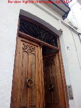 Casa de la Calle Almendros Aguilar n 8. Puerta